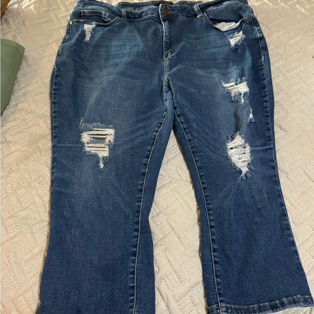 Distressed Judy Blue Capris